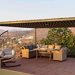 Stelios-korina With Pool And Stunning View In Syros Posidonia *