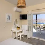 Villa Stelios-korina With Pool And Stunning View In Syros Posidonia