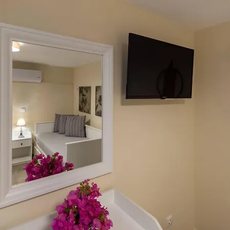 Stelios-korina With Pool And Stunning View In Syros Posidonia *